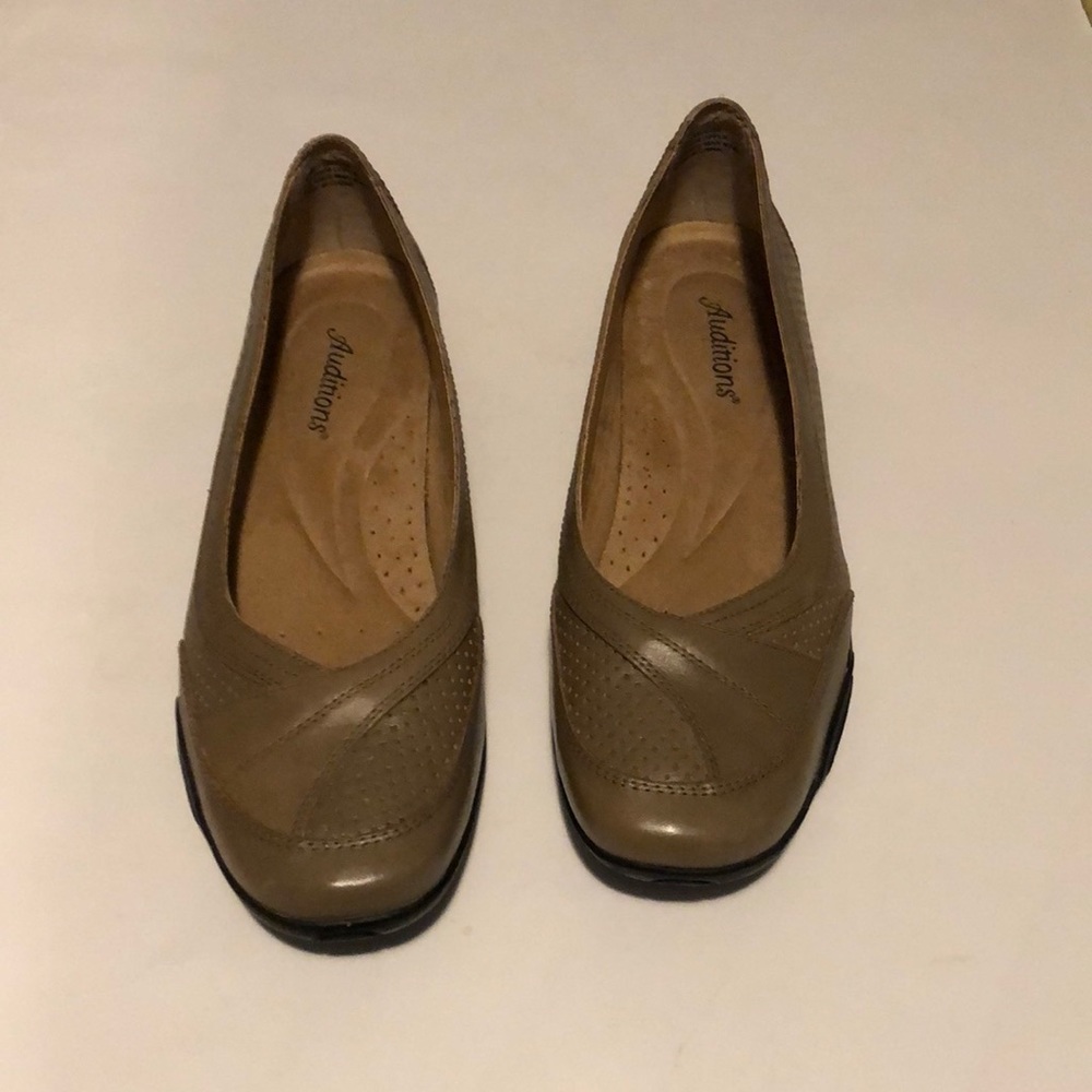 Auditions slip on shoes